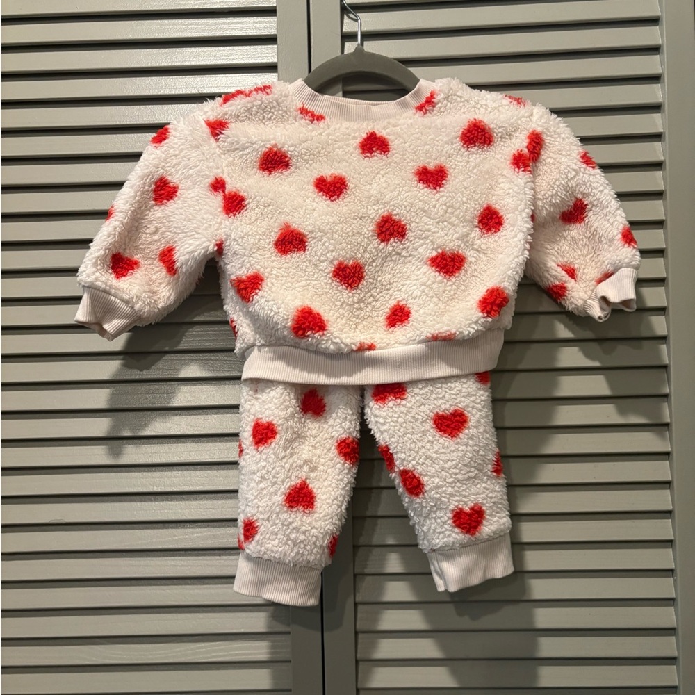 Cat & Jack Red Heart Fleece Set